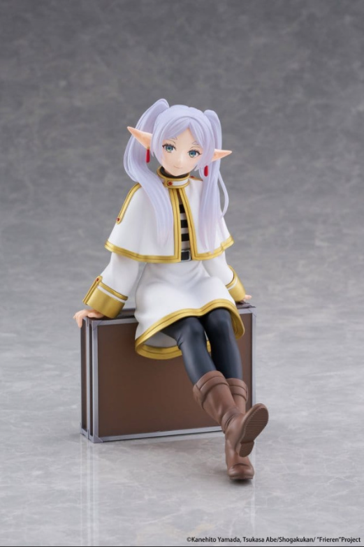 PRE ORDER – FRIEREN: BEYOND JOURNEY'S END DESKTOP CUTE FIGURE - FRIEREN (TRUNK CASE VER.)