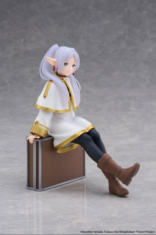 PRE ORDER – FRIEREN: BEYOND JOURNEY'S END DESKTOP CUTE FIGURE - FRIEREN (TRUNK CASE VER.)