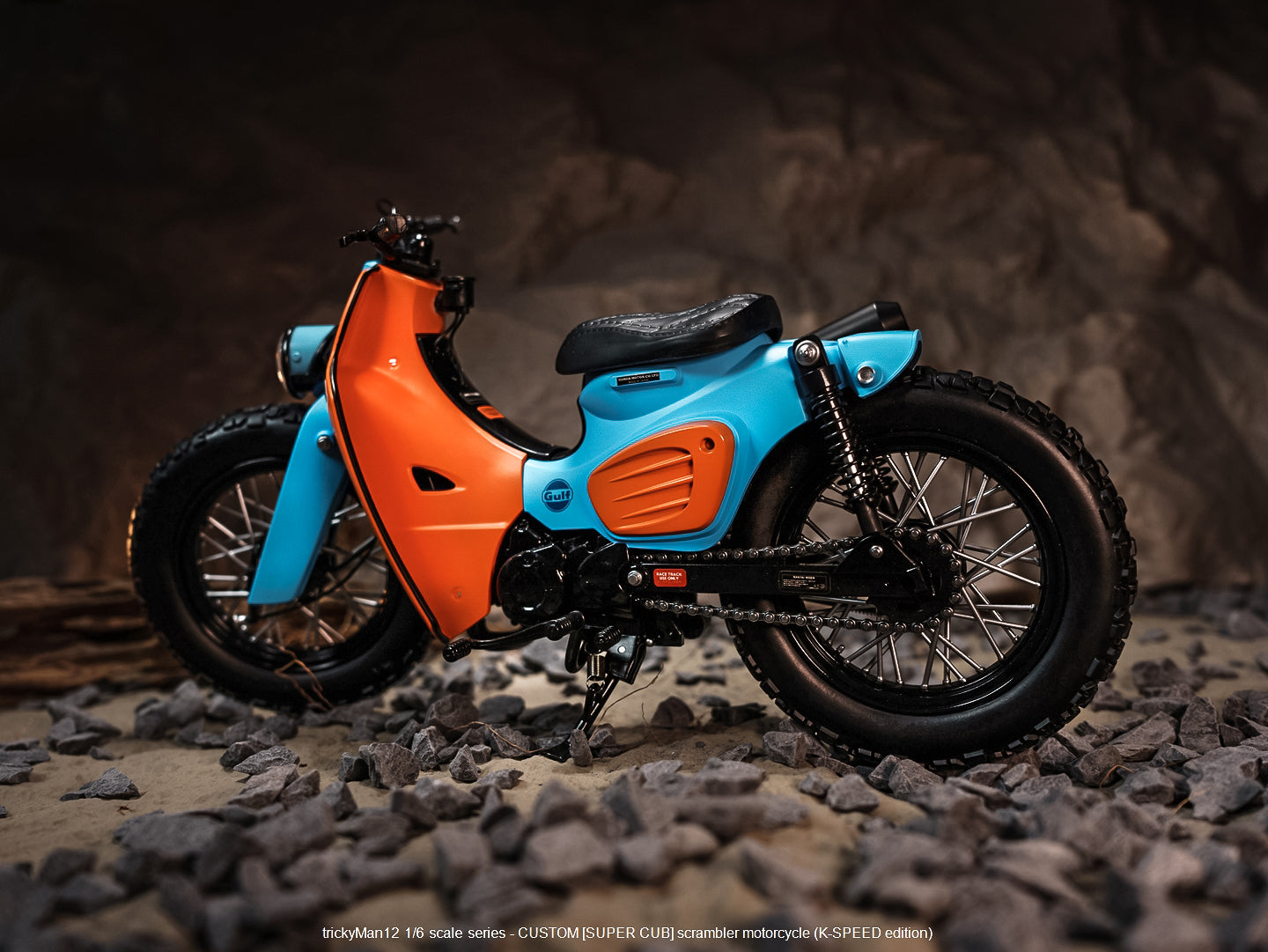 PRE ORDER – 1/6 SUPER CUB SCRAMBLER MOTORCYCLE FB-10134B1 + REAR RACK FB-10147-3-1