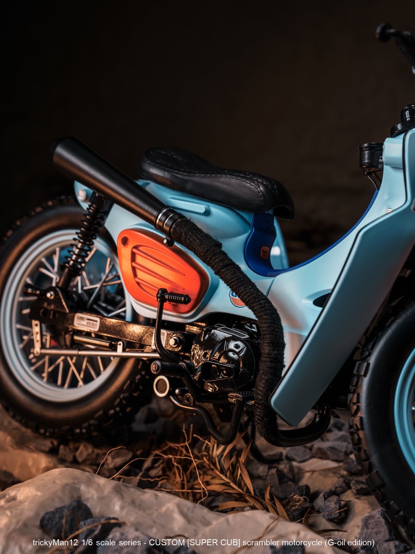 PRE ORDER – 1/6 SUPER CUB SCRAMBLER MOTORCYCLE FB-10134B2 + REAR RACK FB-10147-3-1