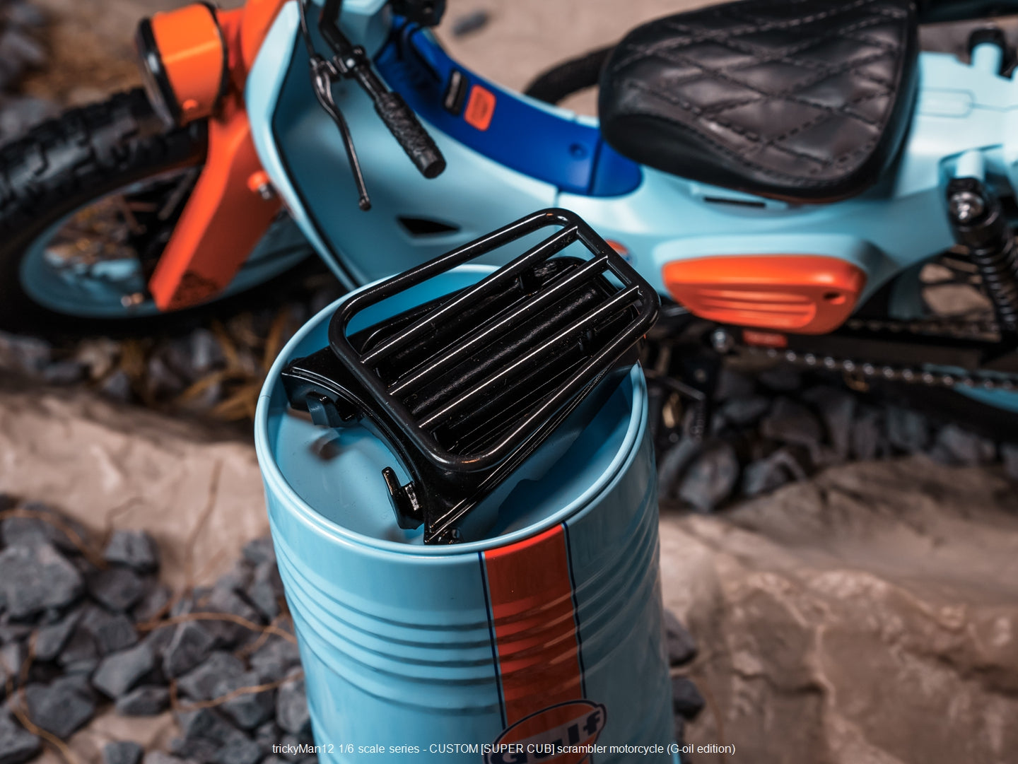 PRE ORDER – 1/6 SUPER CUB SCRAMBLER MOTORCYCLE FB-10134B2 + REAR RACK FB-10147-3-1