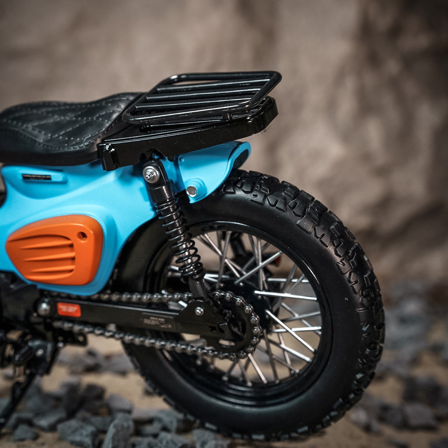 PRE ORDER – 1/6 SUPER CUB SCRAMBLER MOTORCYCLE FB-10134B1 + REAR RACK FB-10147-3-1