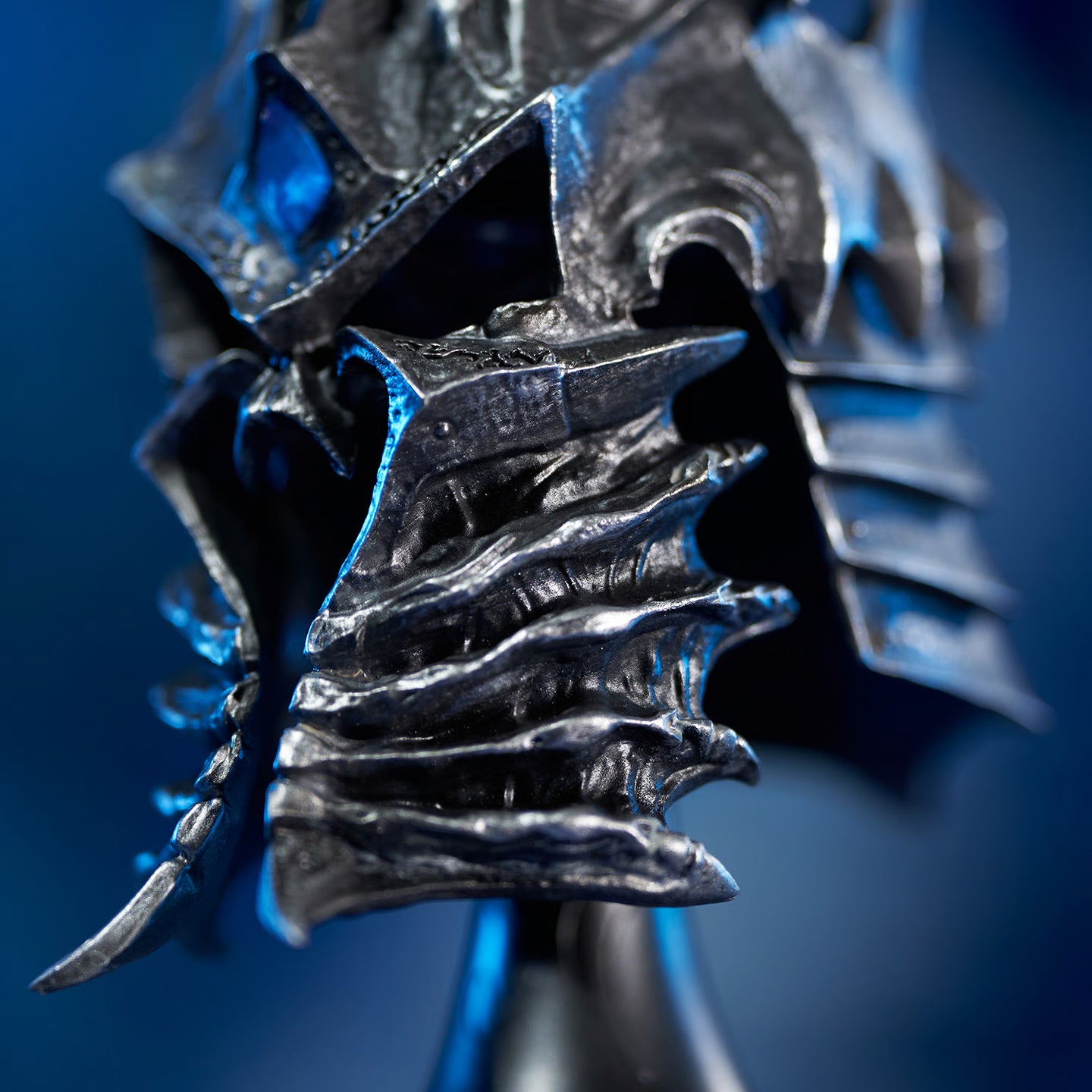 PRE ORDER – BLIZZARD OFFICIAL LICENSED MERCH WORLD OF WARCRAFT HELM OF DOMINATION METAL DESKTOP COLLECTIBLE BLZ011