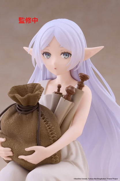PRE ORDER – FRIEREN: BEYOND JOURNEY'S END DESKTOP CUTE FIGURE - FRIEREN (IN TRAINING VER.)