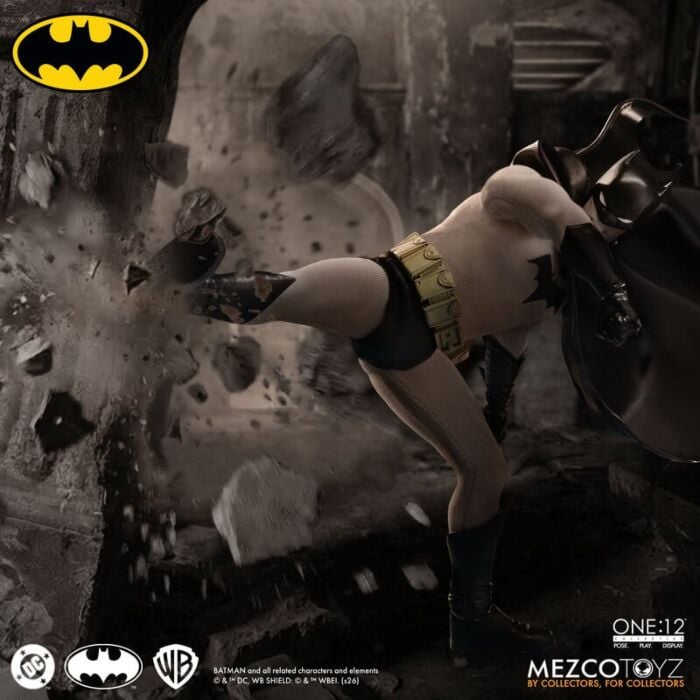 PRE ORDER – ONE:12 COLLECTIVE BATMAN : YEAR ONE