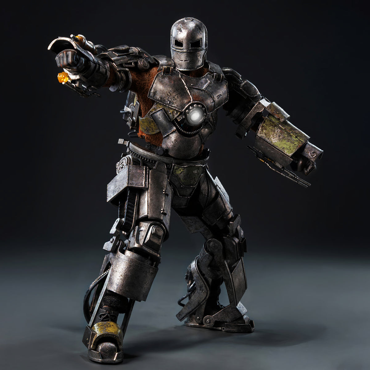 PRE ORDER – MARVEL STUDIOS: THE INFINITY SAGA DLX IRON MAN MARK 1 - 3Z0320