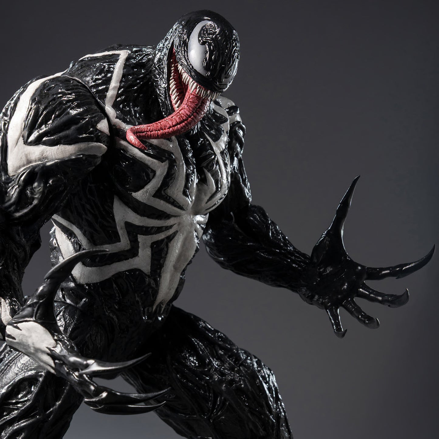 PRE ORDER – MARVEL'S SPIDER-MAN 2 - DLX VENOM - (STANDARD EDITION)