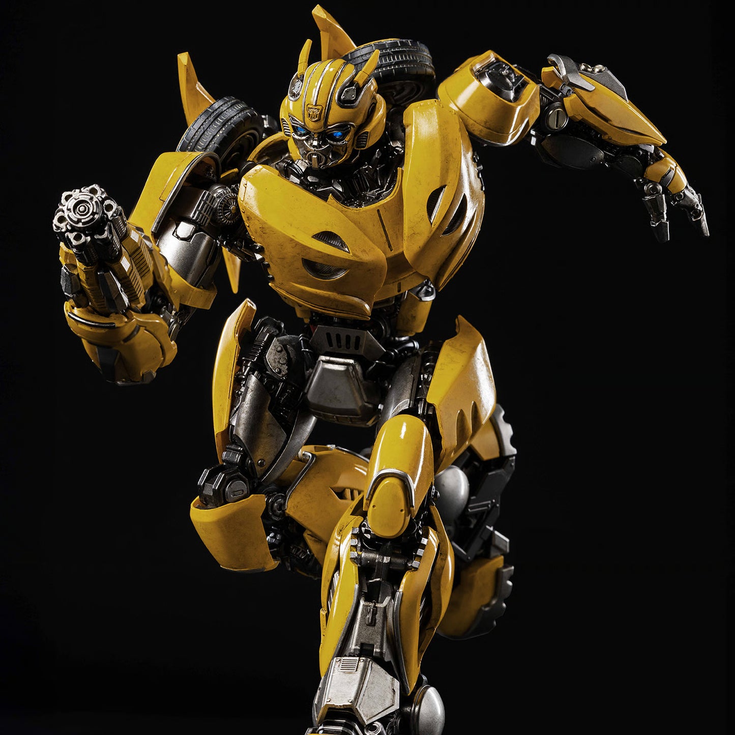 PRE ORDER – TRANSFORMERS: BUMBLEBEE - DLX BUMBLEBEE (CYBERTRON MODE) 3Z10490WO
