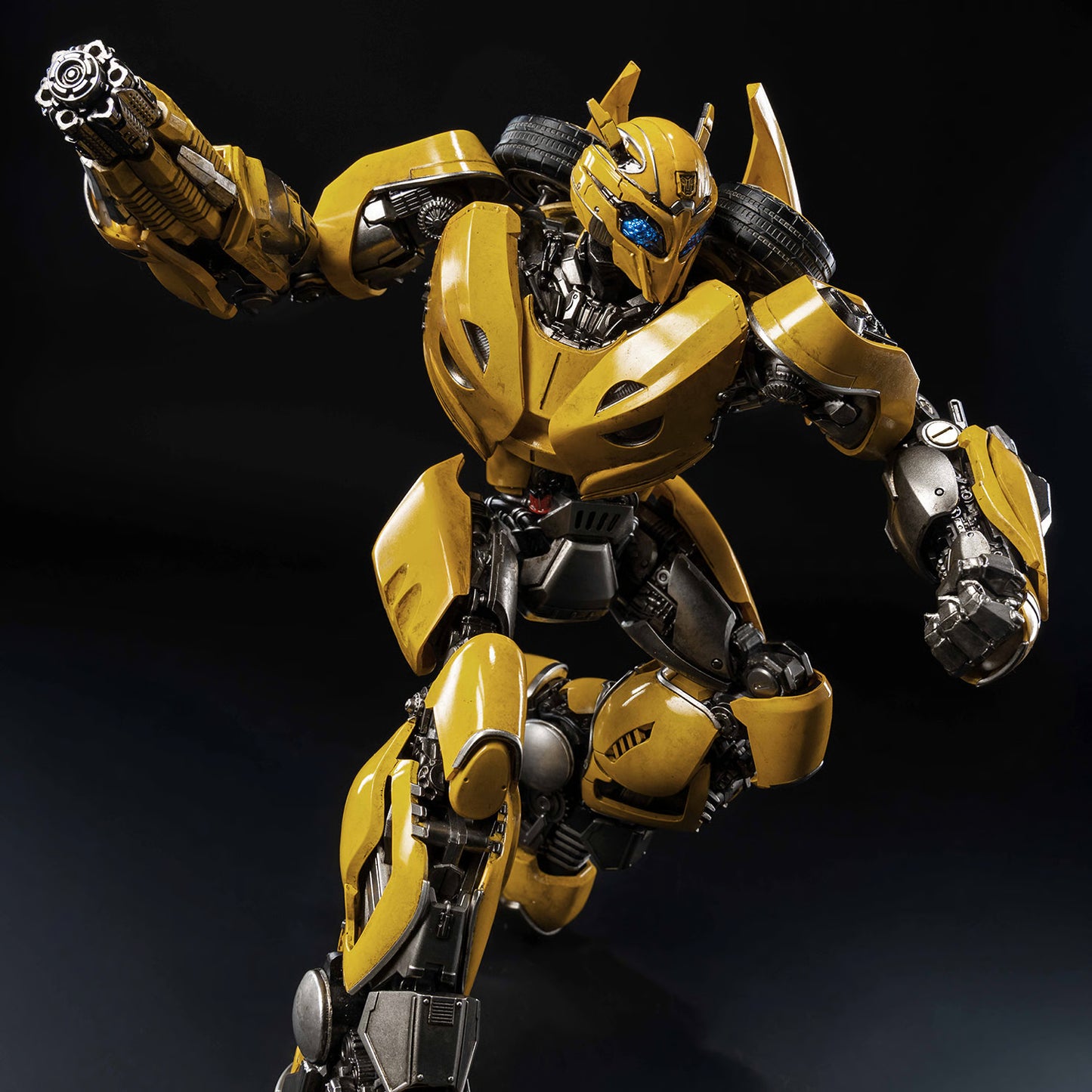 PRE ORDER – TRANSFORMERS: BUMBLEBEE - DLX BUMBLEBEE (CYBERTRON MODE) 3Z10490WO