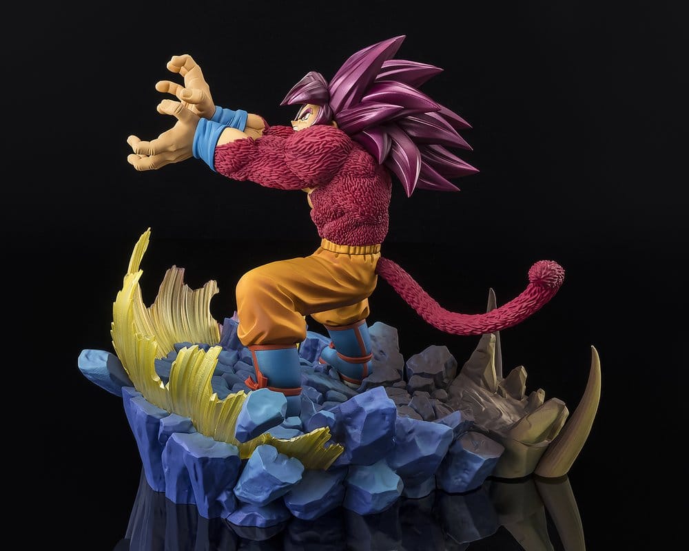 PRE ORDER – FIGUARTSZERO [EXTRA BATTLE] SUPER SAIYAN 4 SON GOKU - DAIMA