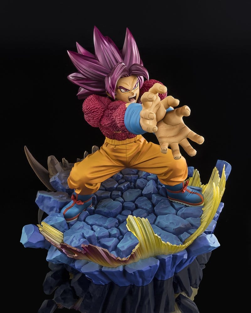 PRE ORDER – FIGUARTSZERO [EXTRA BATTLE] SUPER SAIYAN 4 SON GOKU - DAIMA